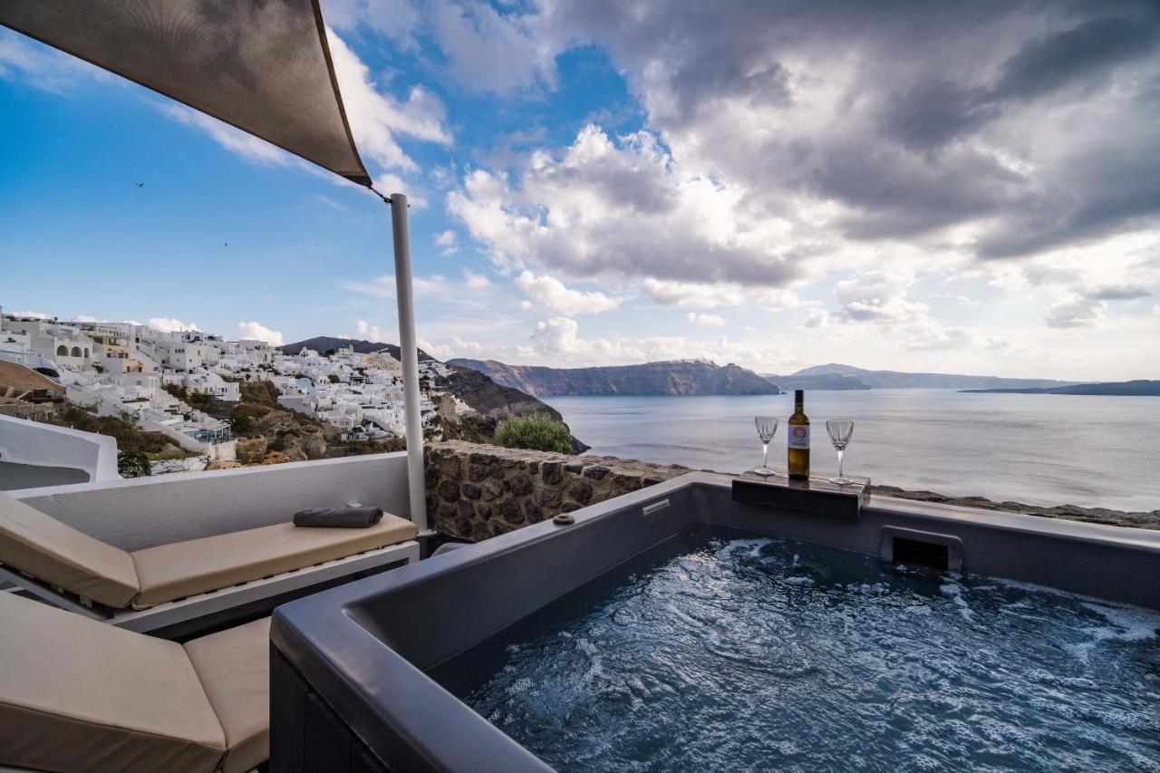Solstice Luxury Suites Oia  Exterior photo