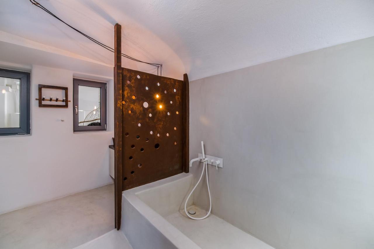 Solstice Luxury Suites Oia  Exterior photo